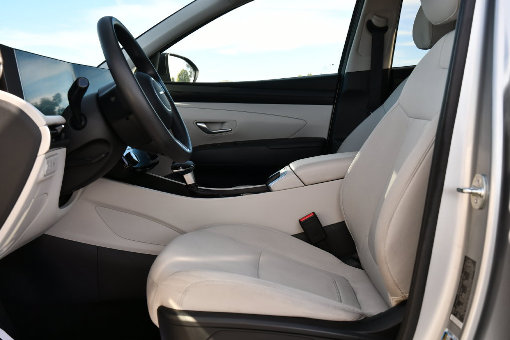 Used 2025 Hyundai Tucson SEL AWD/4WD image 14