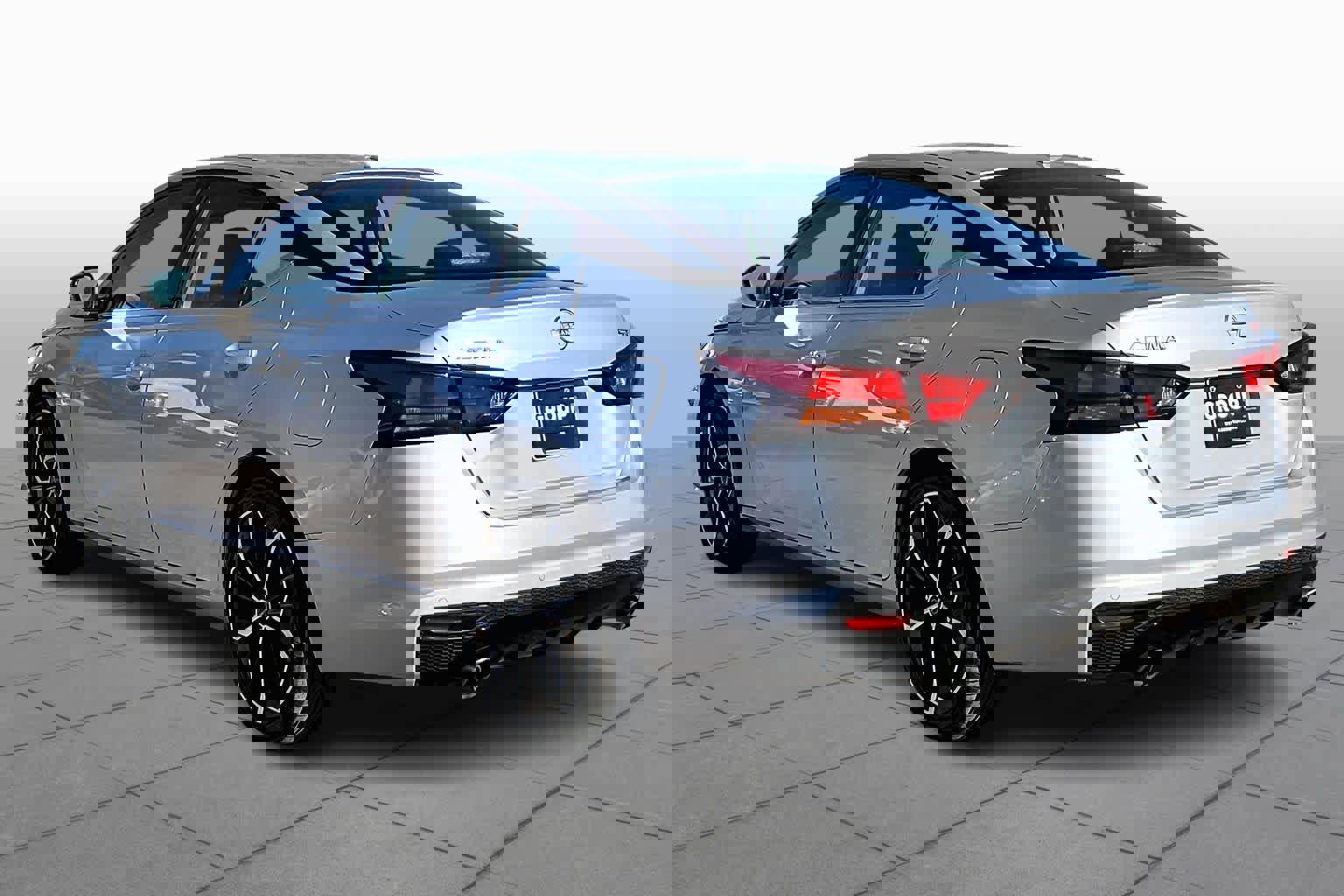 Used 2024 Nissan Altima 2.5 SR image 11