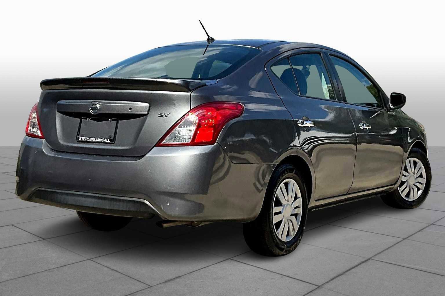 Used 2019 Nissan Versa SV image 11