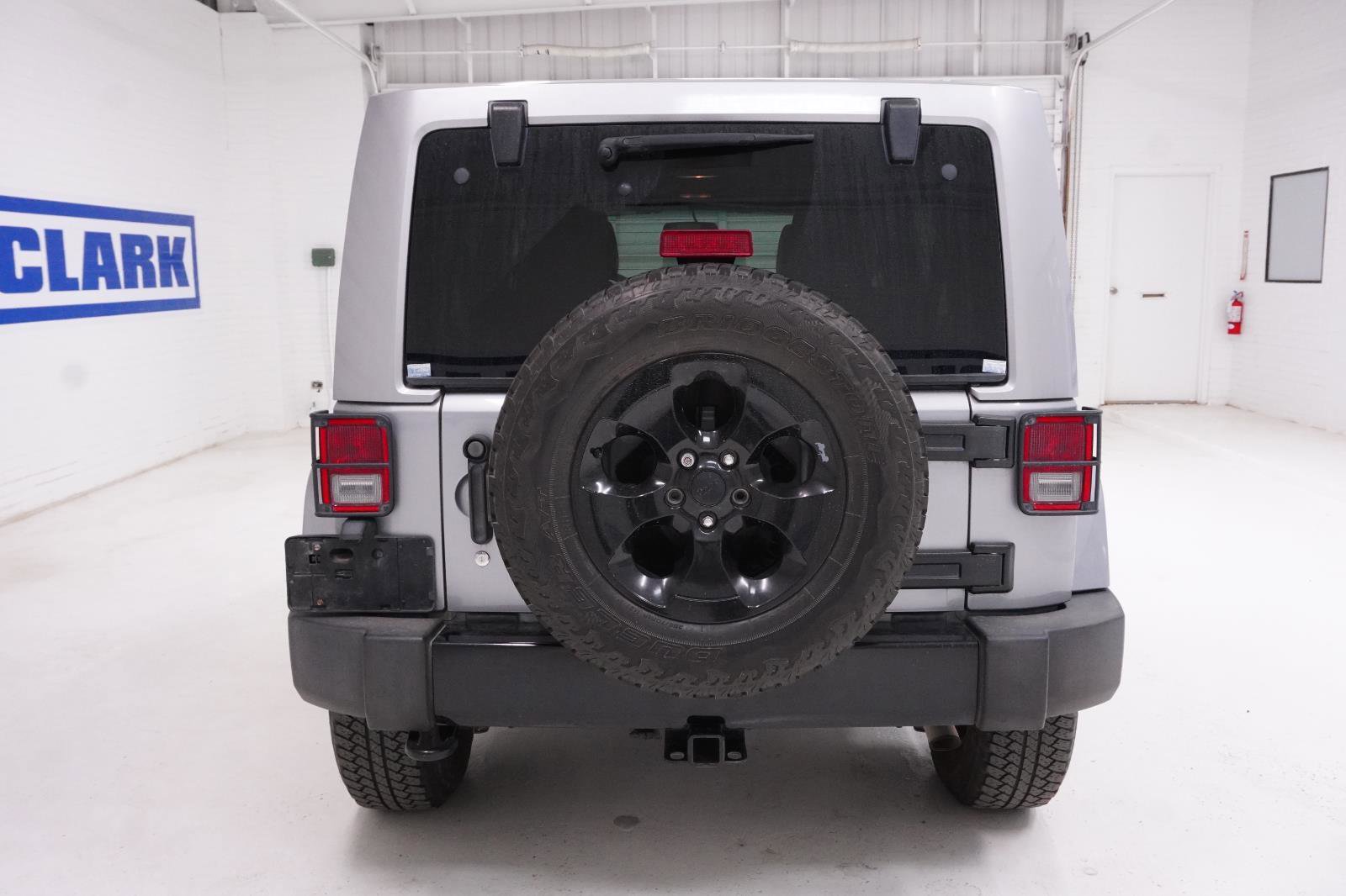 Used 2015 Jeep Wrangler Altitude image 6