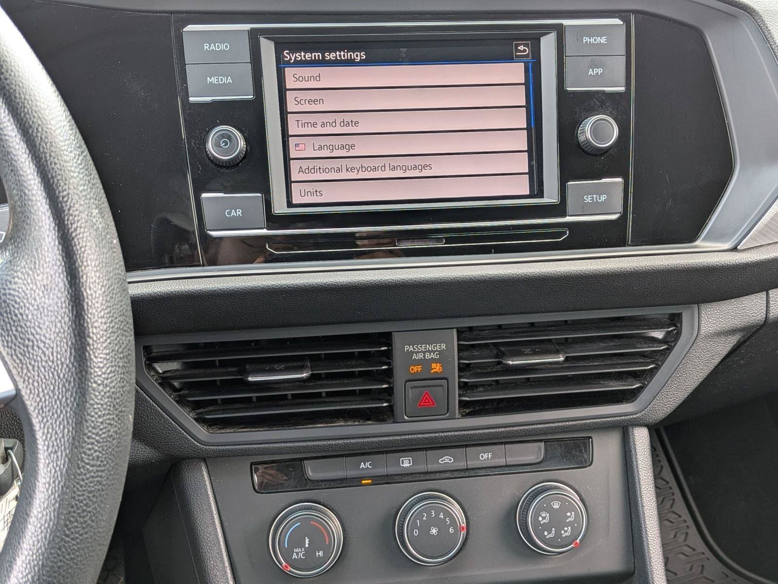 Used 2019 Volkswagen Jetta SE FWD image 12