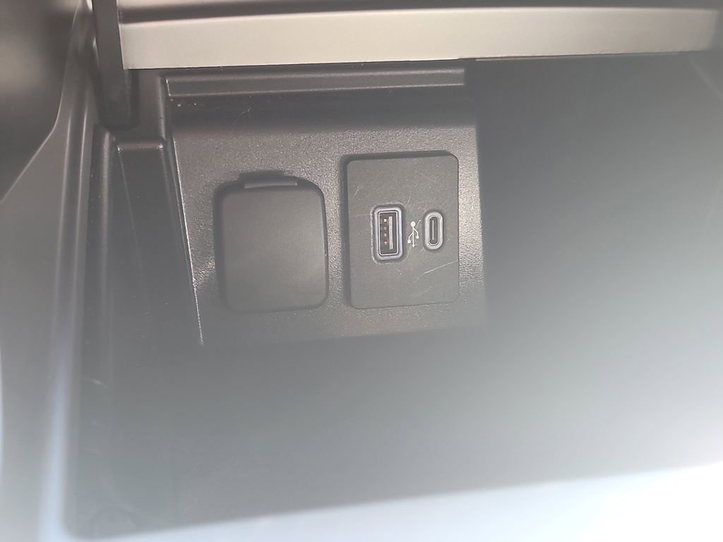 Certified 2022 Ford Explorer Platinum w/ Equipment Group 601A AWD/4WD image 28