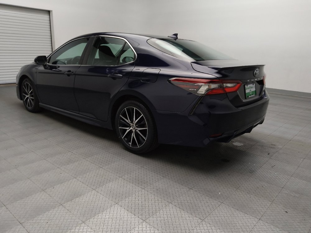 Used 2022 Toyota Camry SE image 5