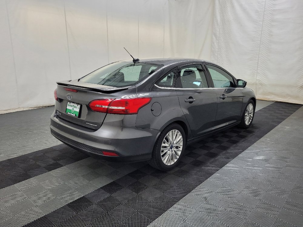 Used 2017 Ford Focus Titanium FWD image 9