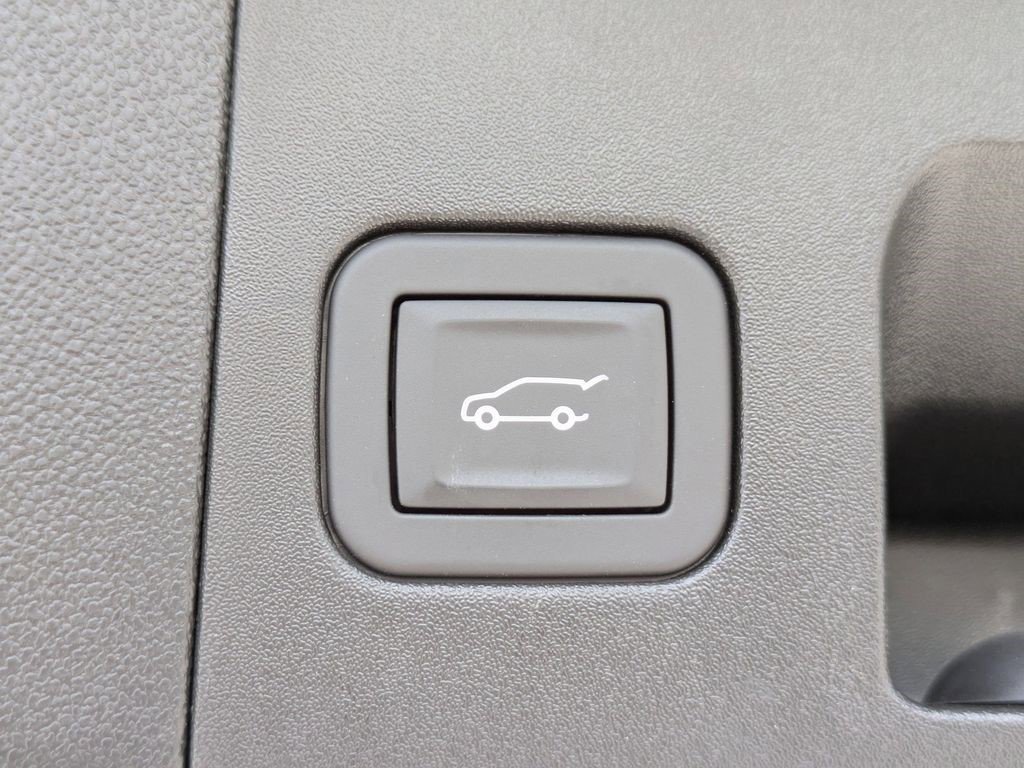 Certified 2025 Cadillac XT5 Luxury image 19