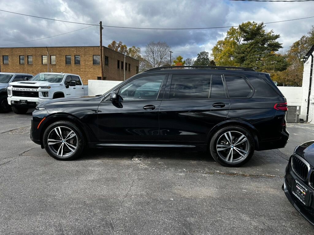 Used 2023 BMW X7 xDrive40i w/ M Sport Package image 2