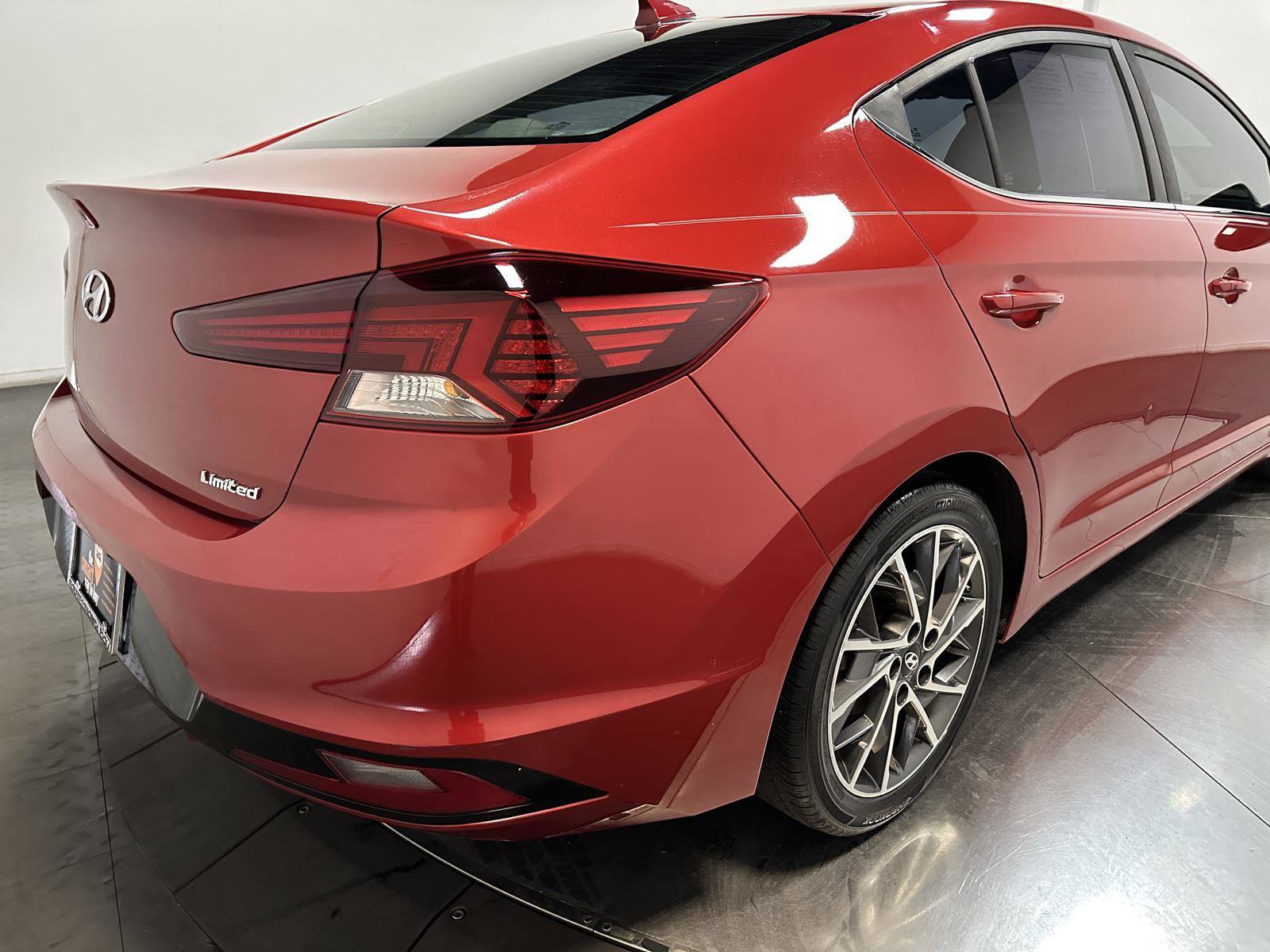 Used 2019 Hyundai Elantra Limited image 14