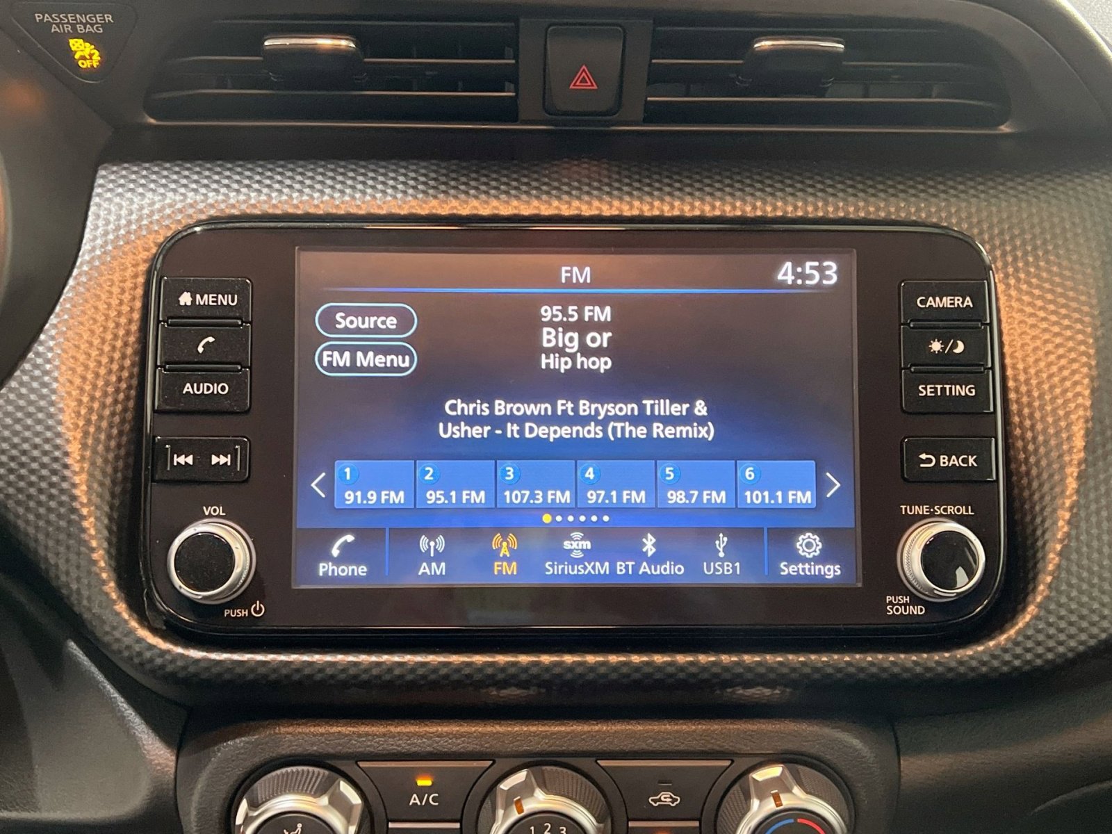 Used 2023 Nissan Kicks SV image 17