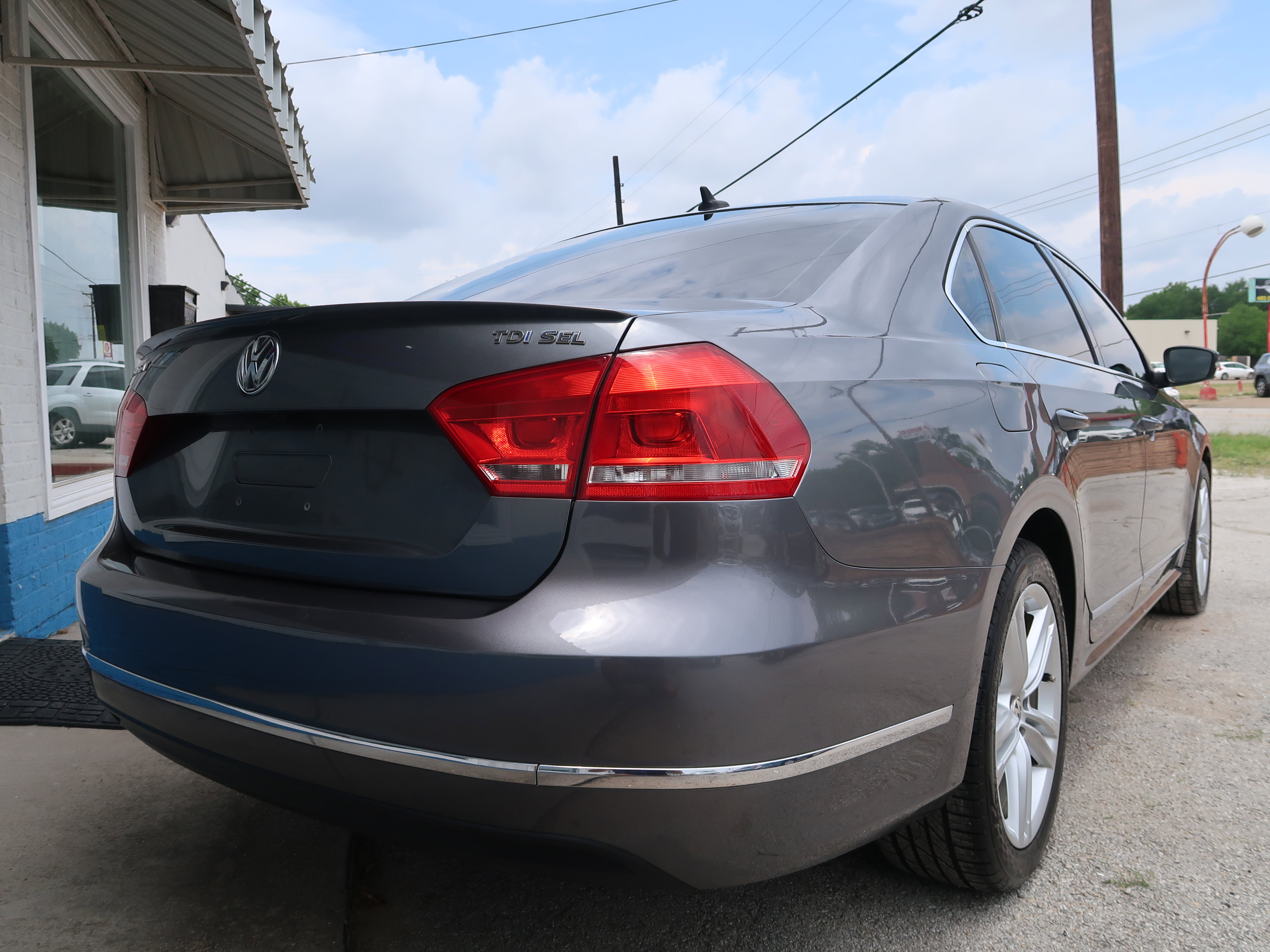 Used 2014 Volkswagen Passat TDI SEL Premium FWD image 8