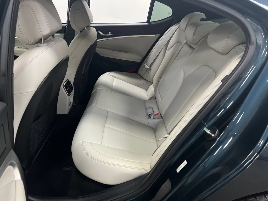 Used 2024 Genesis G70 2.5T RWD image 25