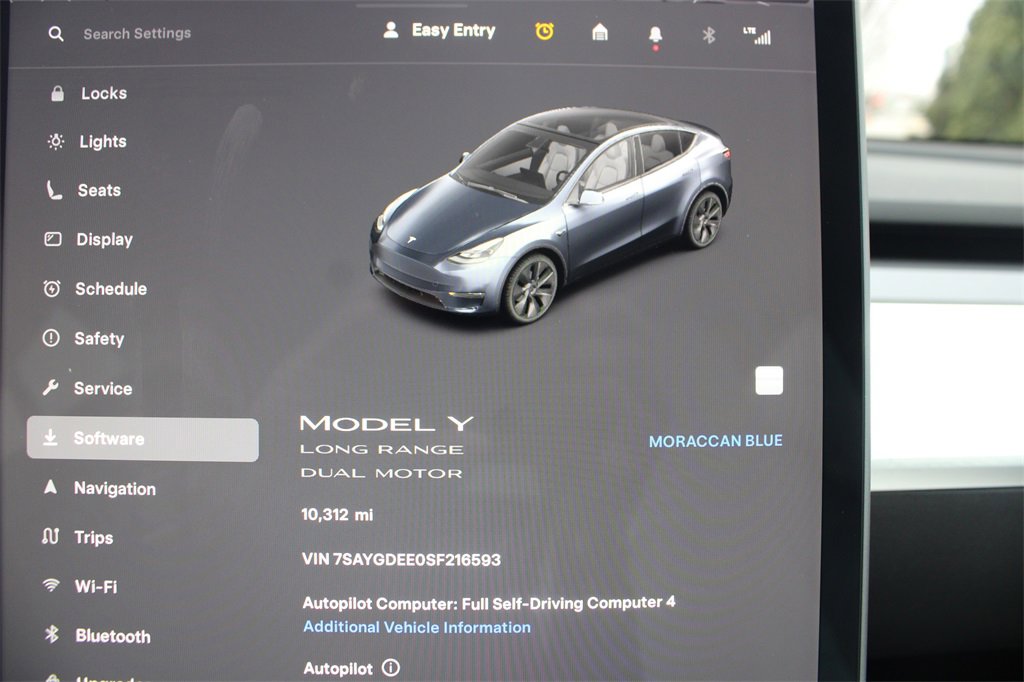 Used 2025 Tesla Model Y Long Range image 15