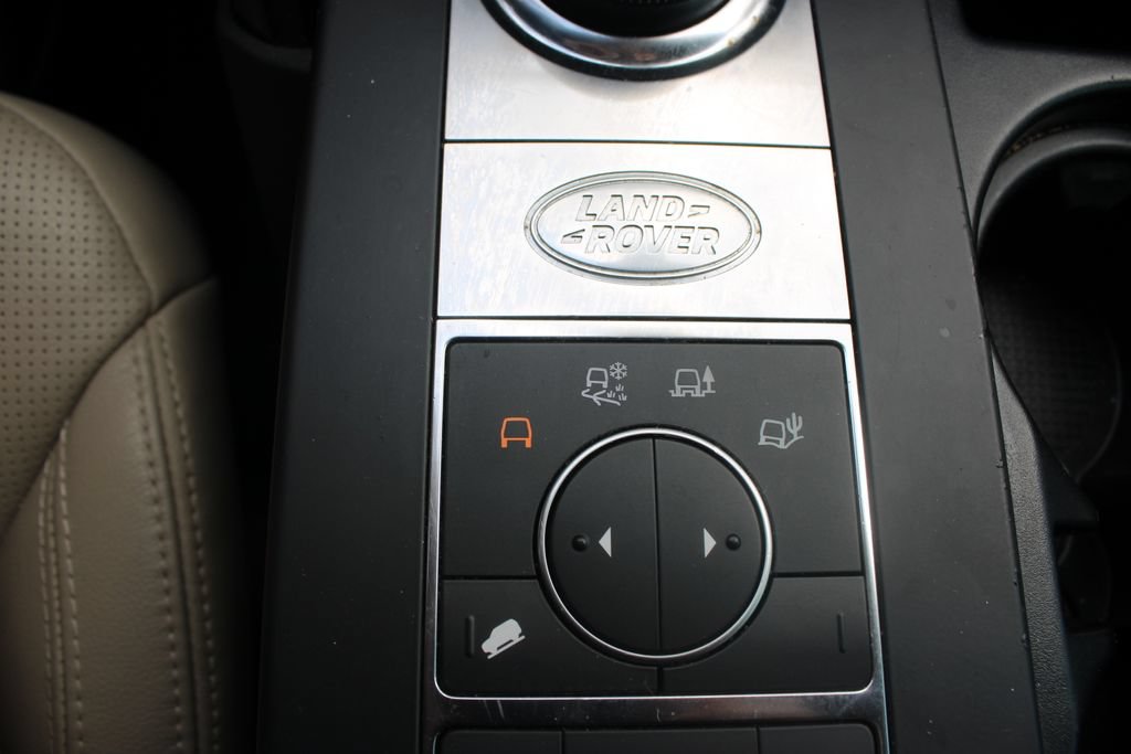 Used 2019 Land Rover Discovery SE AWD/4WD image 28