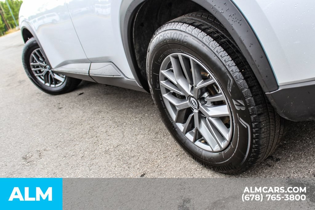 Used 2024 Nissan Rogue S FWD image 12