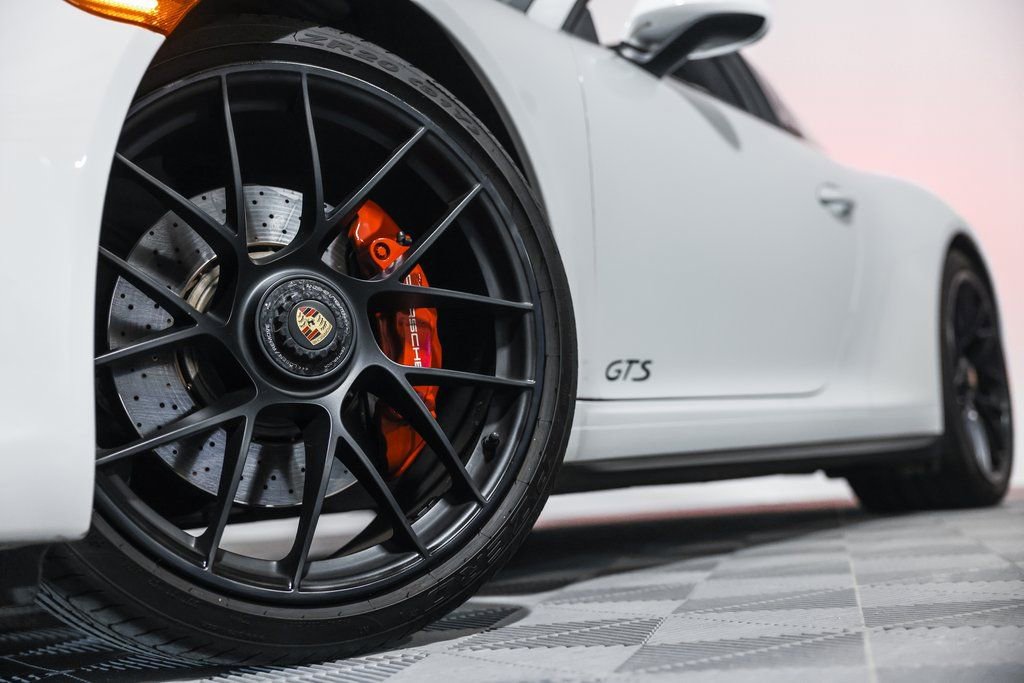 Used 2019 Porsche 911 Targa 4 GTS image 10