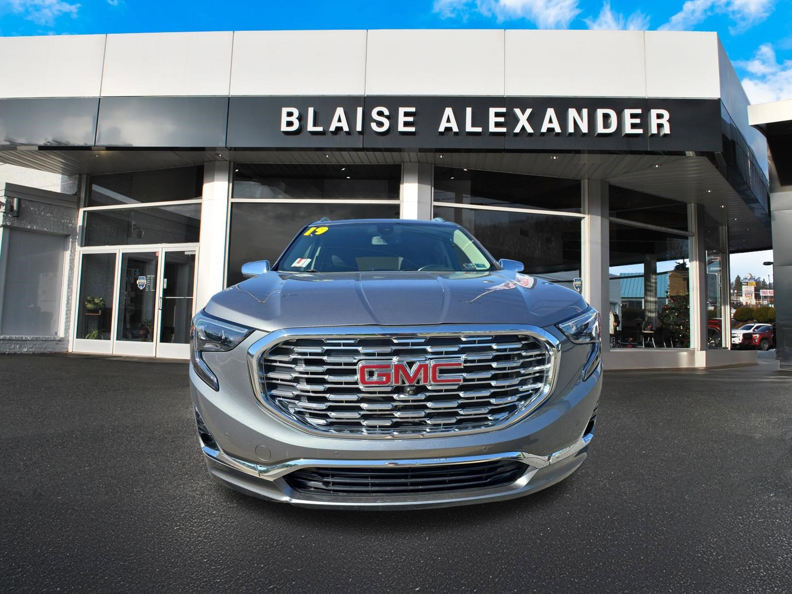 Used 2019 GMC Terrain Denali w/ Advanced Safety Package AWD/4WD image 10