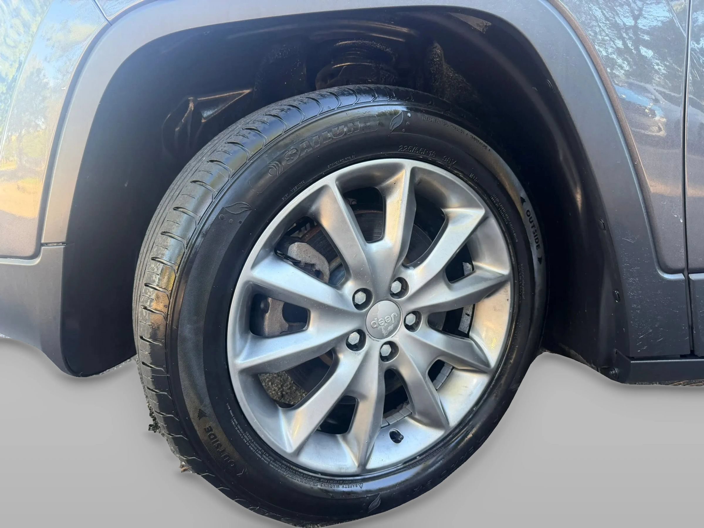 Used 2017 Jeep Cherokee Limited FWD image 52