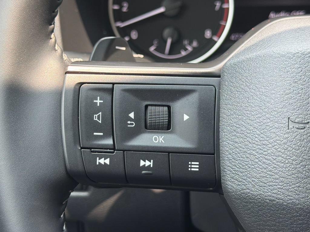 Used 2026 Nissan Rogue Dark Armor FWD image 28