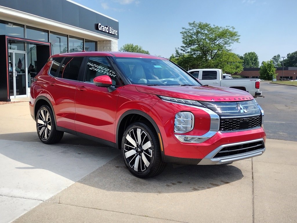 New 2025 Mitsubishi Outlander SE image 18