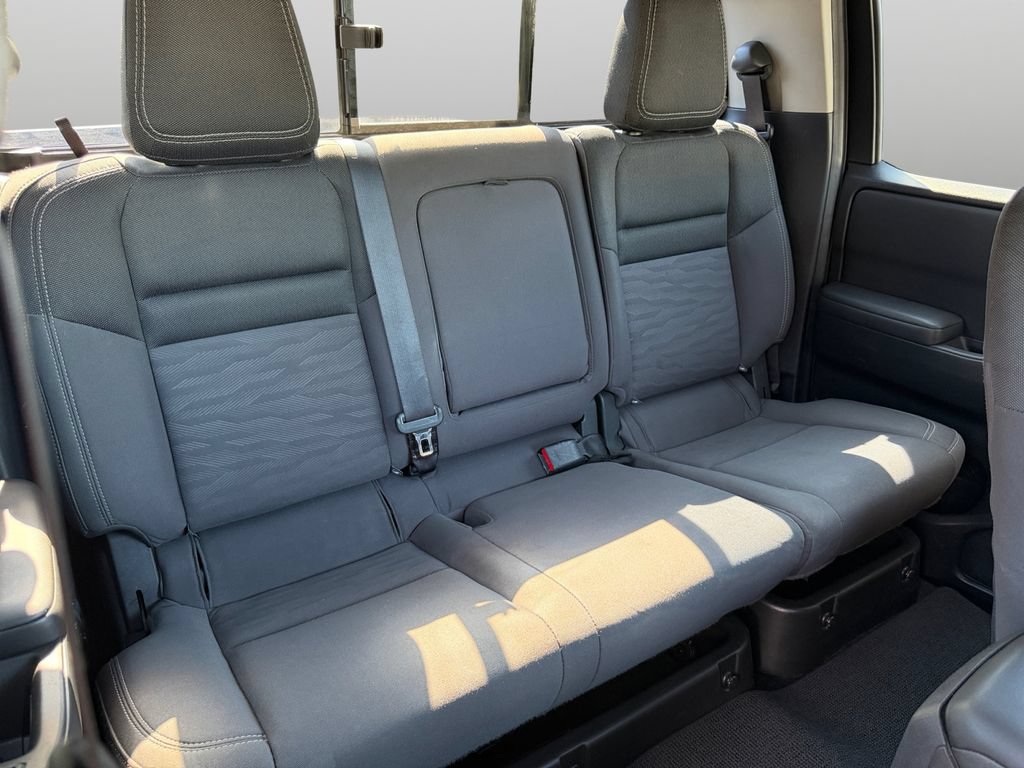 Used 2022 Nissan Frontier SV AWD/4WD image 22