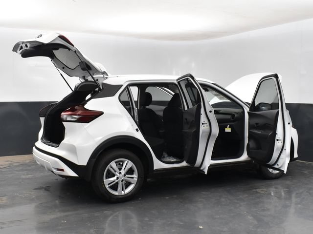 Used 2024 Nissan Kicks S FWD image 32