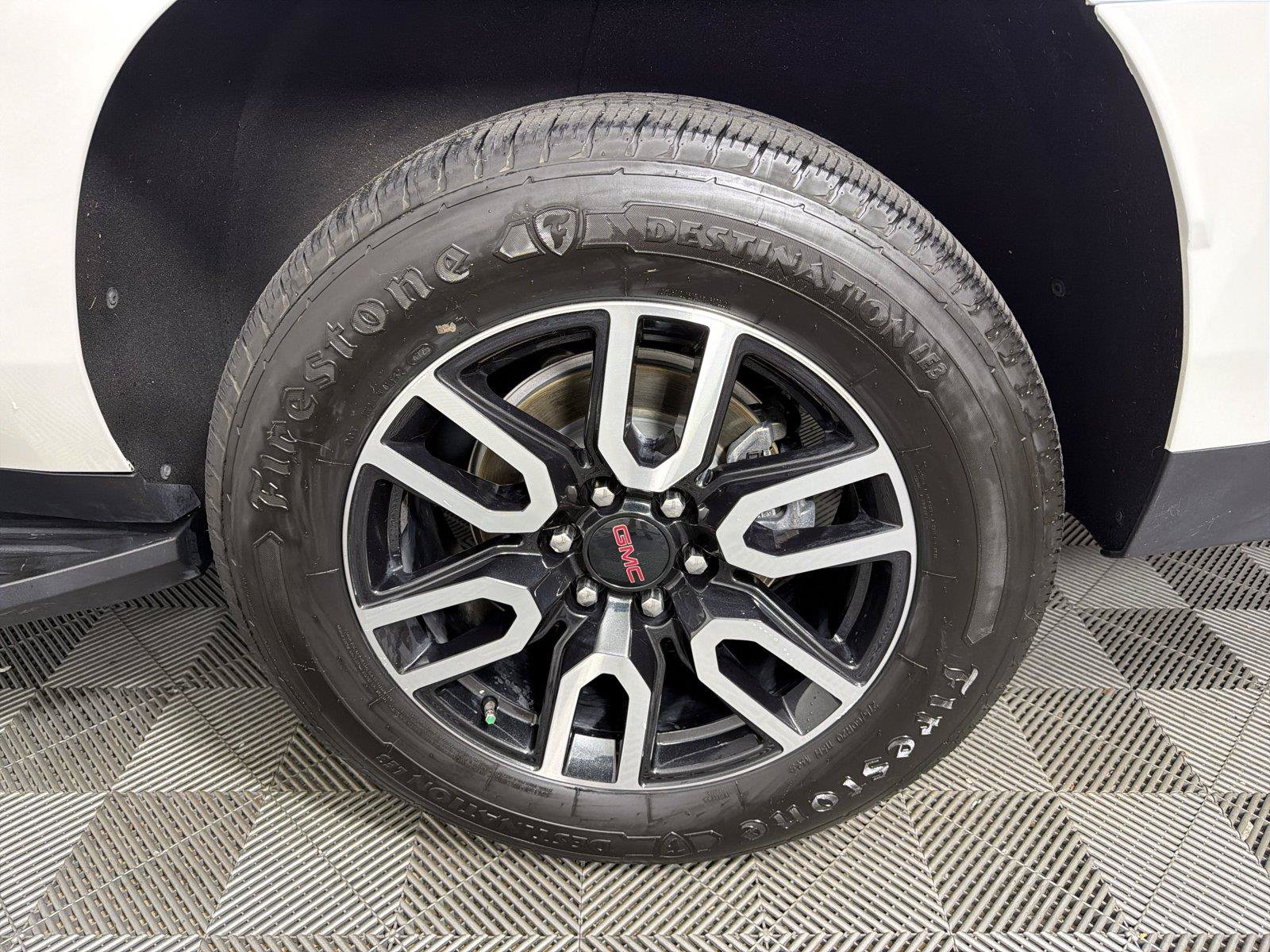 Used 2023 GMC Yukon XL AT4 w/ LPO, Floor Liner Package AWD/4WD image 20