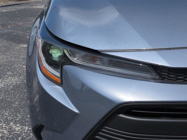Used 2025 Toyota Corolla LE FWD image 10