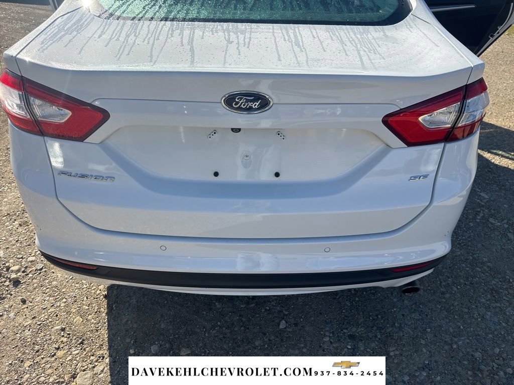 Used 2016 Ford Fusion SE FWD image 5