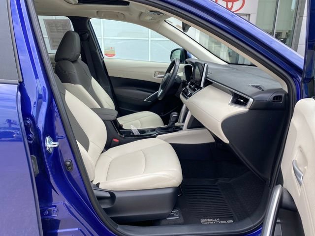 Certified 2023 Toyota Corolla Cross XLE w/ Convenience Package AWD/4WD image 18