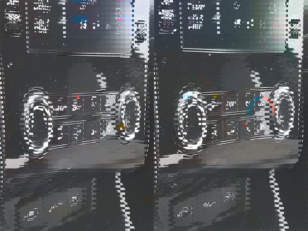 Used 2022 Hyundai Santa Cruz SEL image 16