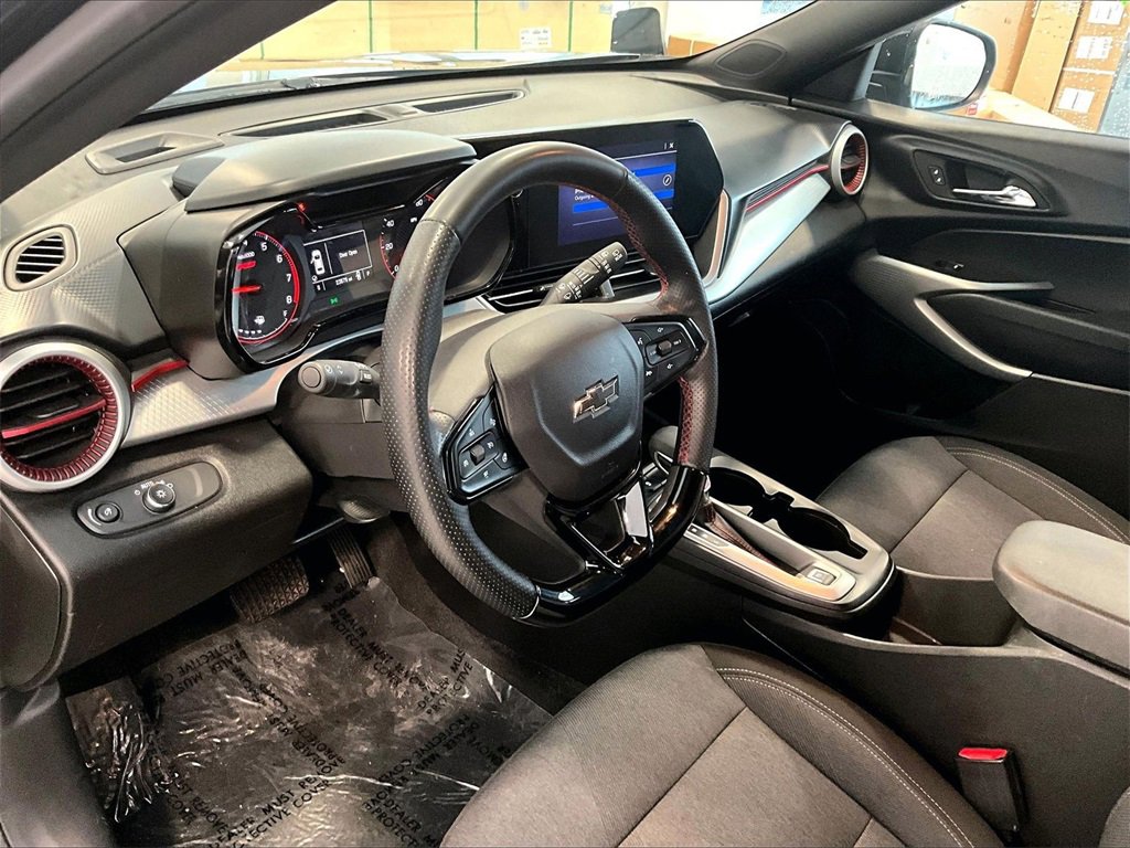 Used 2024 Chevrolet Trax RS image 8