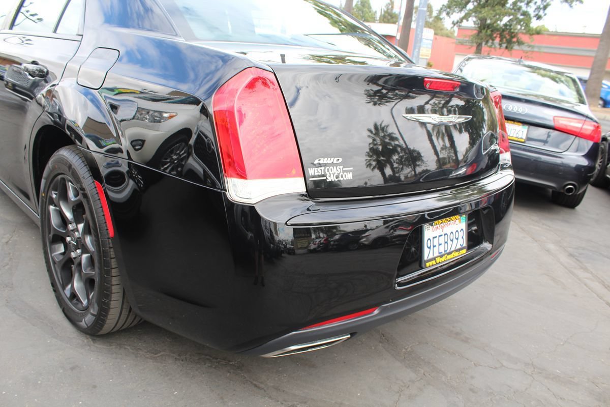 Used 2019 Chrysler 300 S AWD/4WD image 14