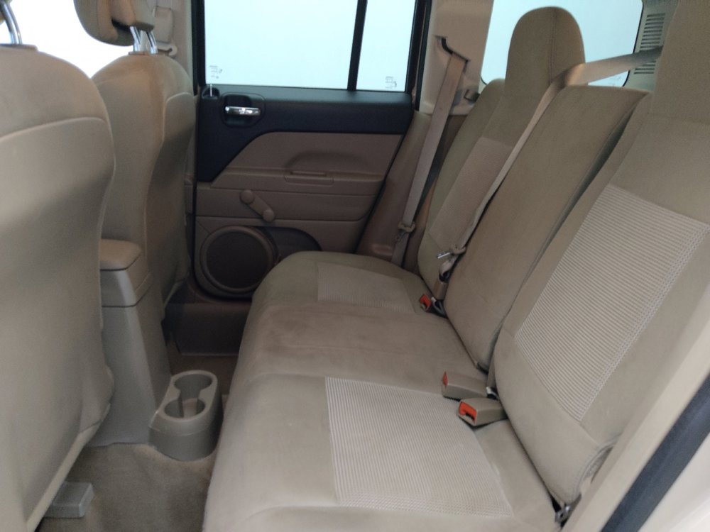 Used 2016 Jeep Patriot Sport FWD image 18