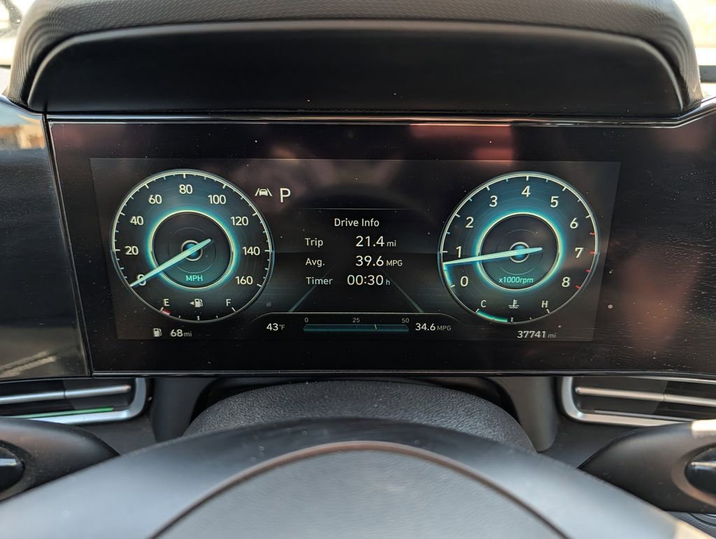 Used 2022 Hyundai Elantra Limited image 21