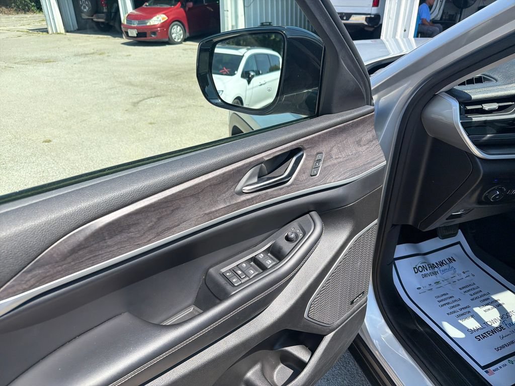 Used 2024 Jeep Grand Cherokee Limited 4xe AWD/4WD image 13