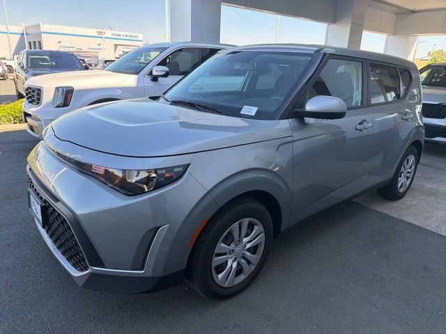 Used 2025 Kia Soul LX image 1