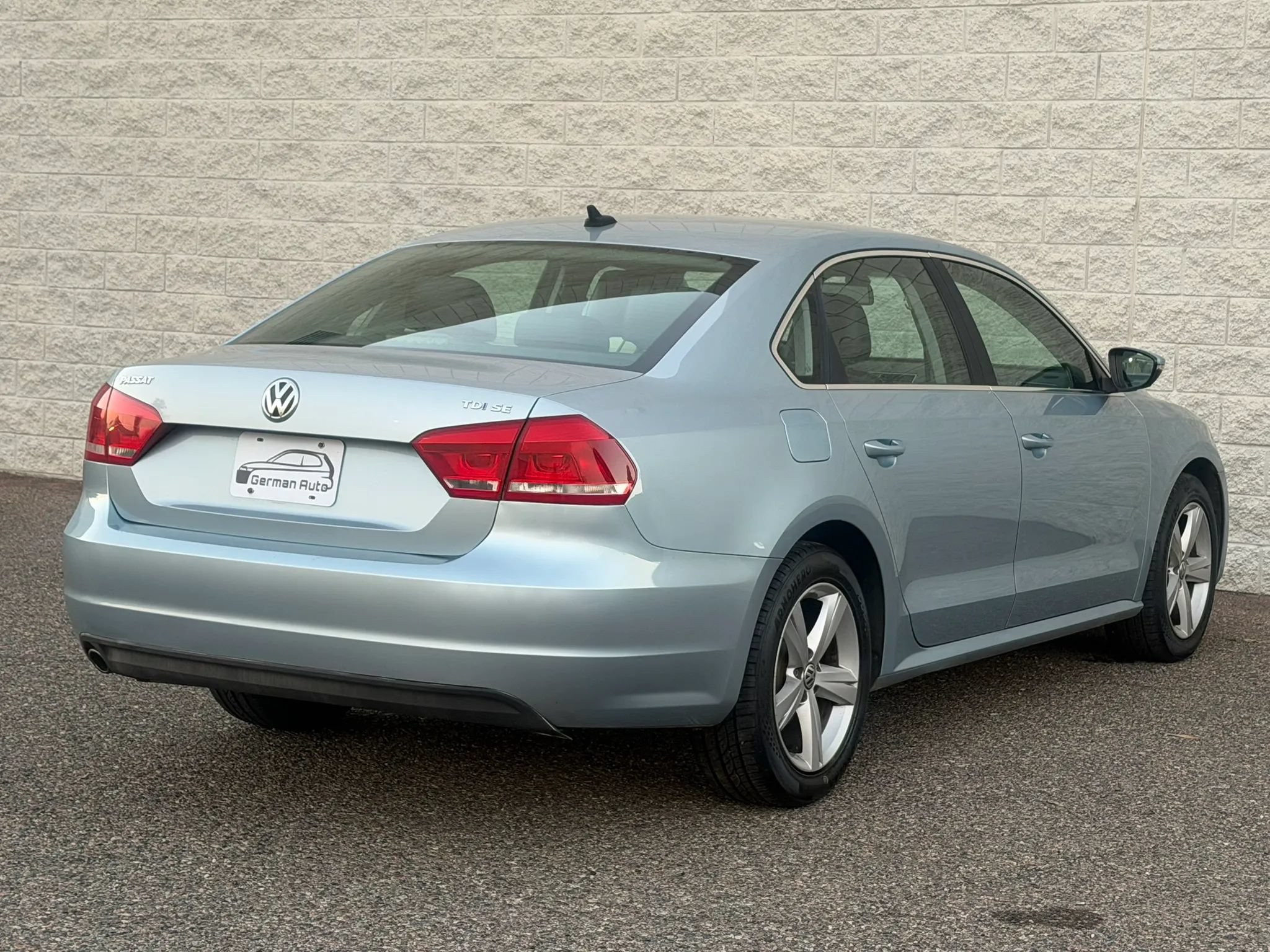 Used 2012 Volkswagen Passat TDI SE FWD image 6