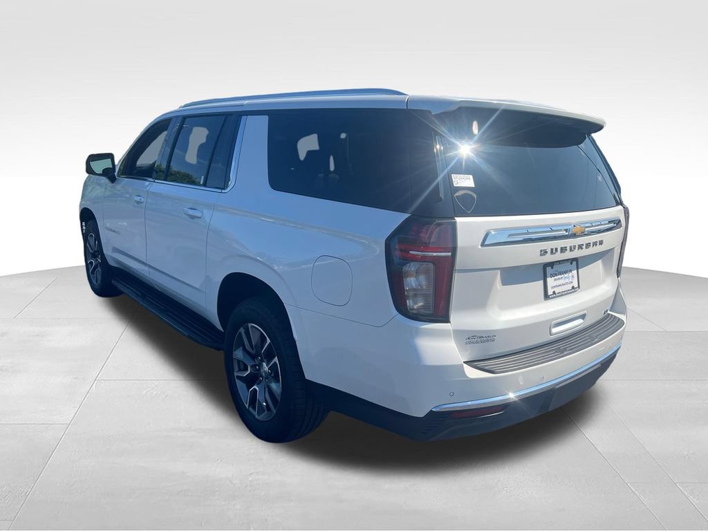 Used 2022 Chevrolet Suburban LT w/ Luxury Package AWD/4WD image 3