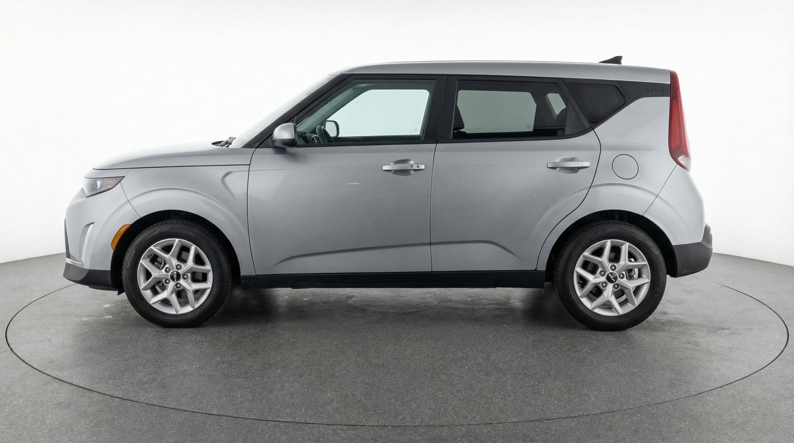 Used 2025 Kia Soul LX w/ LX Technology Package FWD image 5