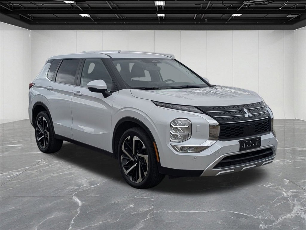 Used 2024 Mitsubishi Outlander SE image 7