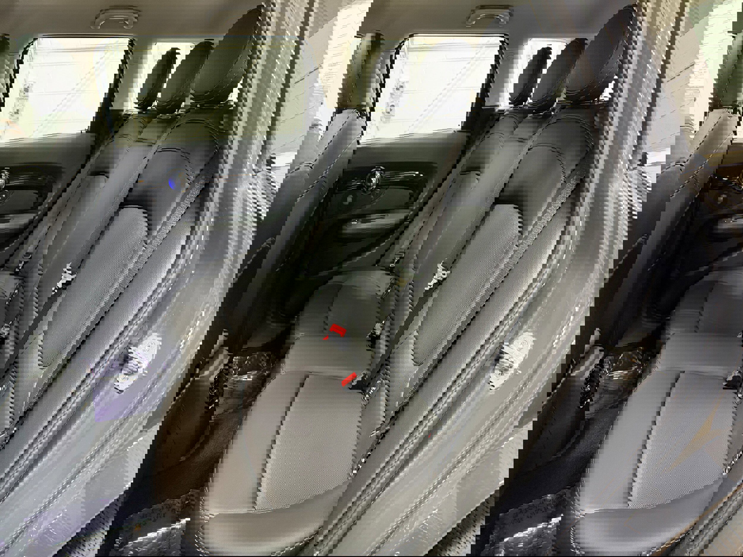 Used 2019 MINI Cooper Clubman S w/ Premium Package image 11