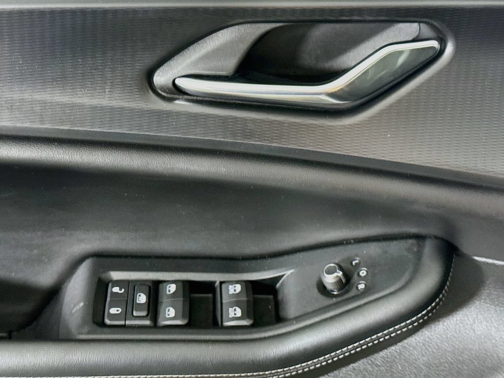 Used 2024 Jeep Grand Cherokee Altitude AWD/4WD image 24