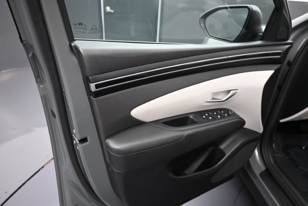 Certified 2024 Hyundai Tucson SEL w/ Convenience Package FWD image 13