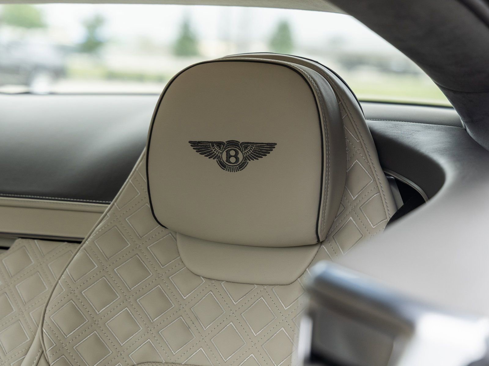 Used 2022 Bentley Continental GT image 38