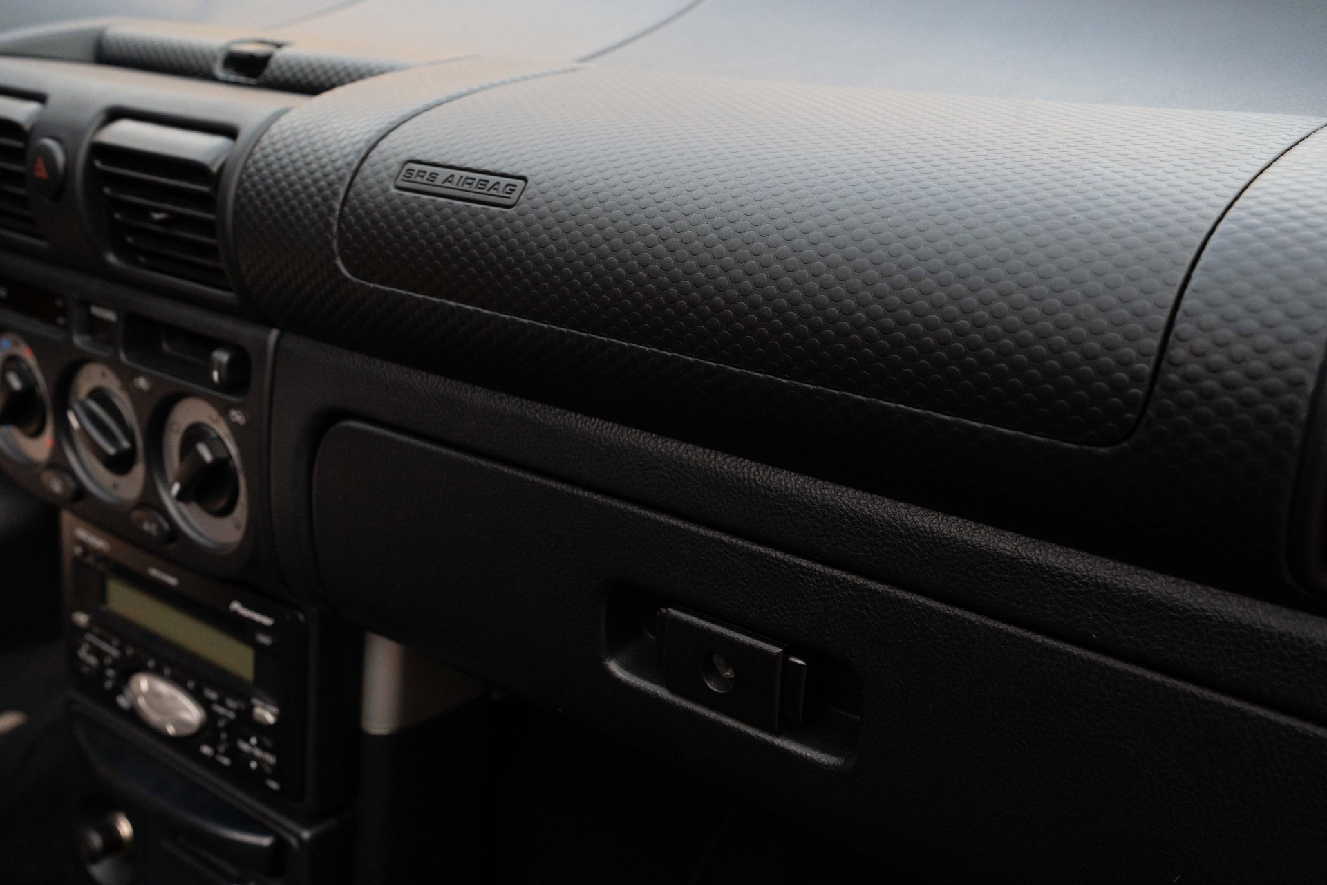 Used 2001 Toyota MR2 image 38