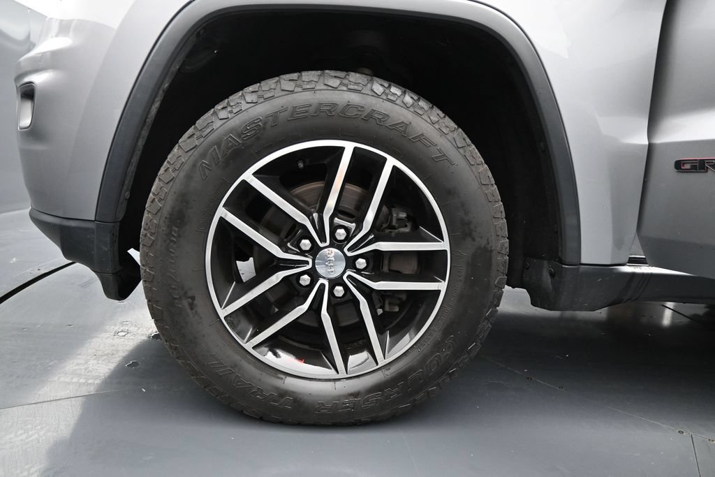 Used 2018 Jeep Grand Cherokee Trailhawk w/ Trailhawk Luxury Group AWD/4WD image 31