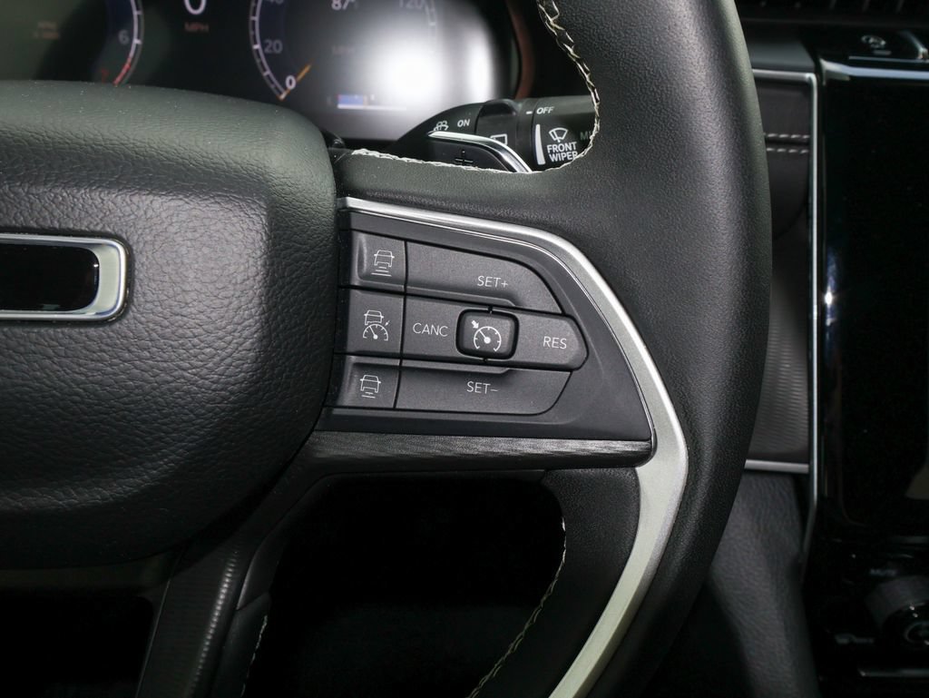 Used 2024 Jeep Grand Cherokee Altitude AWD/4WD image 27