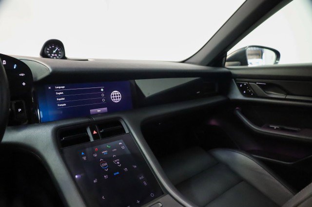 Used 2021 Porsche Taycan 4S w/ Premium Package image 13