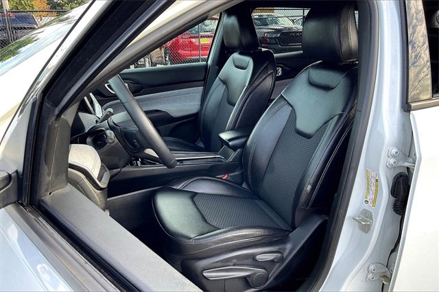 Used 2024 Jeep Compass Latitude image 26