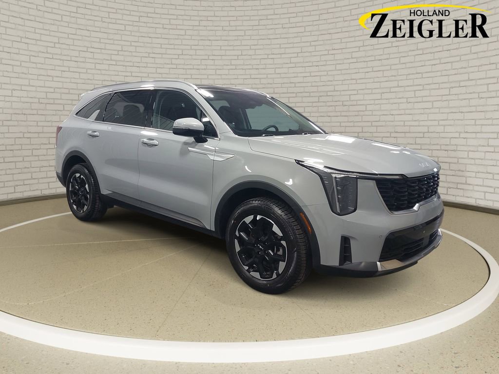 Used 2024 Kia Sorento S w/ Panoramic Sunroof Package image 3