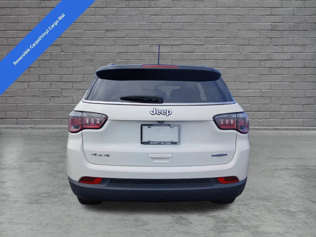 Used 2018 Jeep Compass Latitude w/ Cold Weather Group AWD/4WD image 4